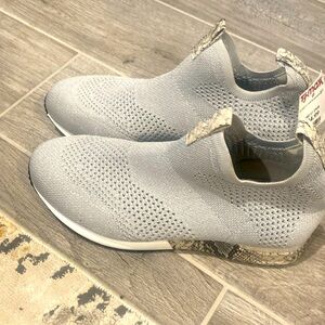 URBAN SPORT BY J/SLIDES Kicker Knit Sneaker, size 8